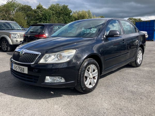 Skoda Octavia Saloon, Diesel, 2011, Black