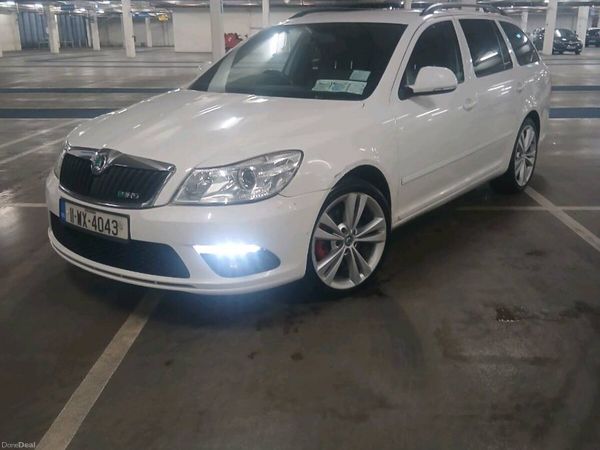 Skoda Octavia Estate, Diesel, 2011, White