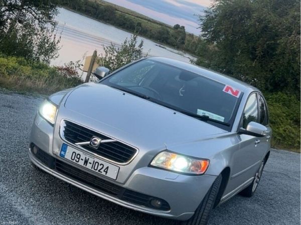 Volvo S40 Saloon, Diesel, 2009, Silver