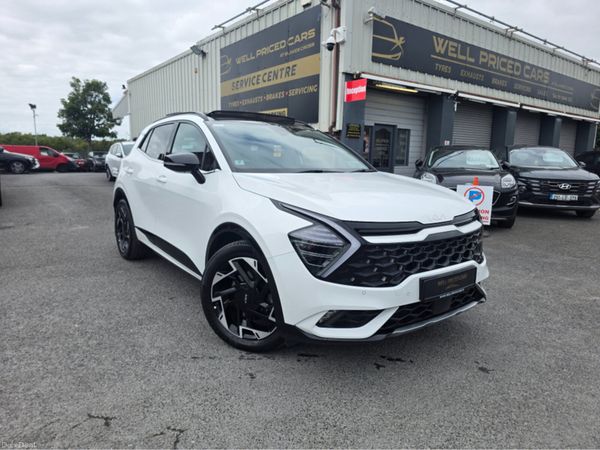 Kia Sportage MPV, Diesel Hybrid, 2023, White