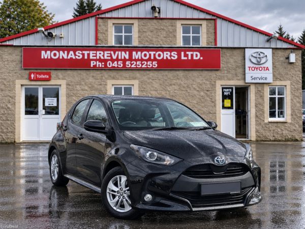Toyota Yaris Hatchback, Petrol Hybrid, 2024, Black