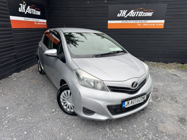 Toyota Yaris Hatchback, Petrol, 2013, Silver