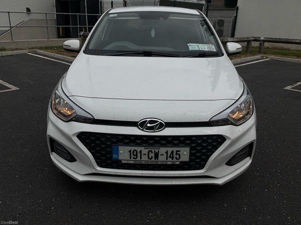 Hyundai i20 Hatchback, Petrol, 2019, White