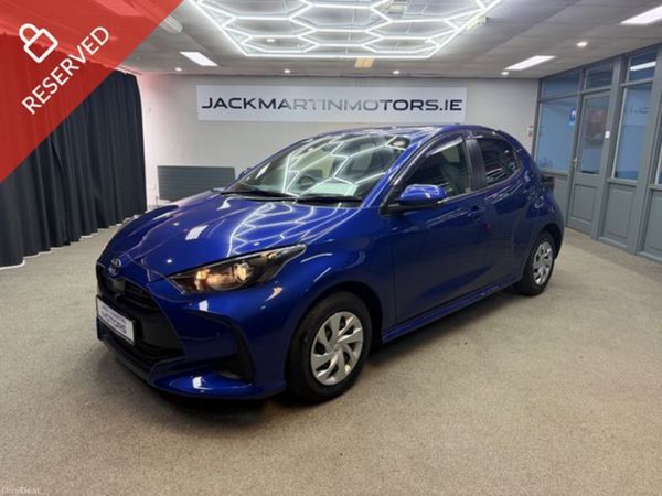 Toyota Yaris Hatchback, Petrol Hybrid, 2021, Blue
