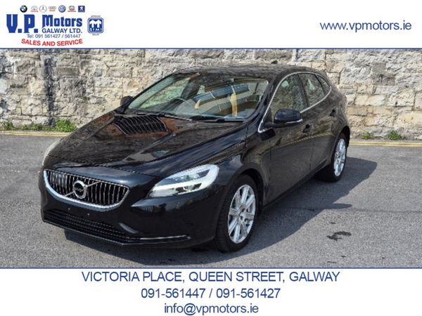 Volvo V40 Hatchback, Petrol, 2020, Black