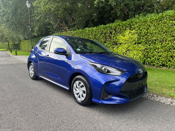 Toyota Yaris Hatchback, Petrol Hybrid, 2021, Blue
