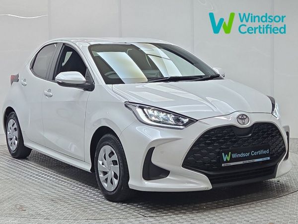 Toyota Yaris Hatchback, Petrol Hybrid, 2024, White