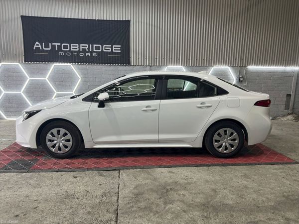 Toyota Corolla Saloon, Petrol Hybrid, 2021, White