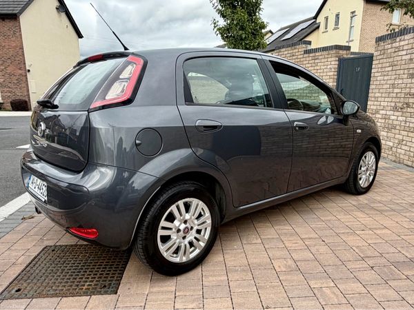 Fiat Punto Hatchback, Petrol, 2014, Grey
