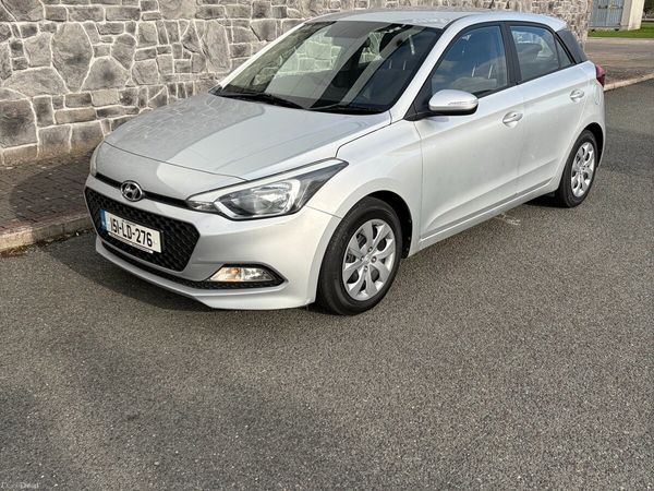 Hyundai i20 Hatchback, Petrol, 2015, Silver