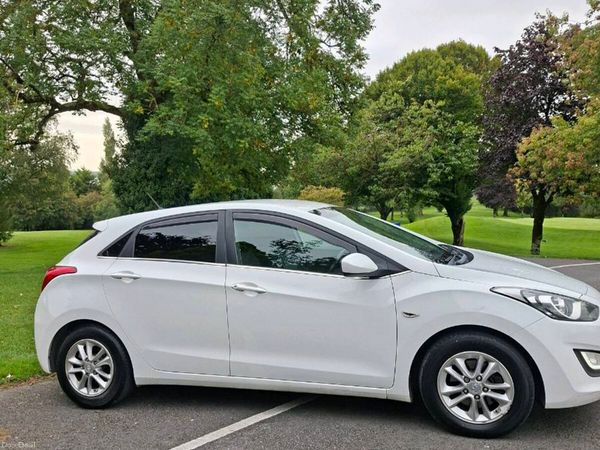 Hyundai i30 Hatchback, Diesel, 2015, White