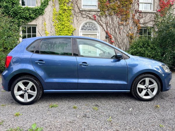 Volkswagen Polo Hatchback, Petrol, 2015, Blue