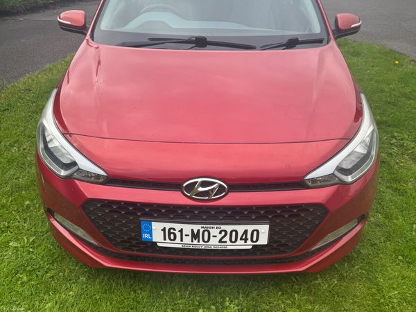 Hyundai i20 Hatchback, Petrol, 2016, Red