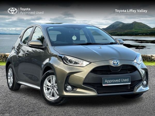 Toyota Yaris Hatchback, Petrol Hybrid, 2023, Green