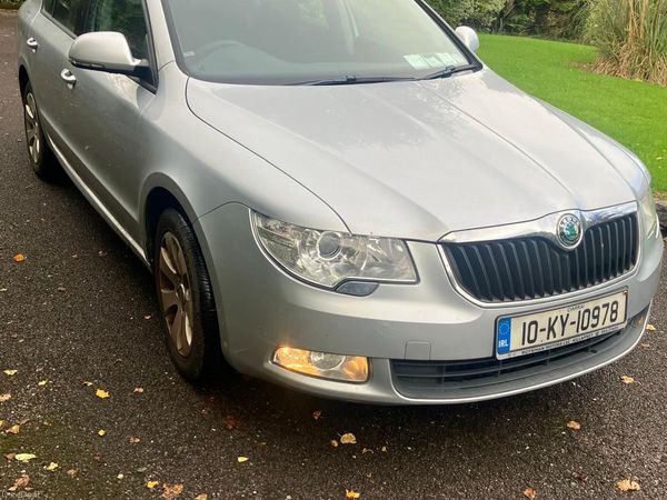 Skoda Superb Hatchback, Diesel, 2010, Silver