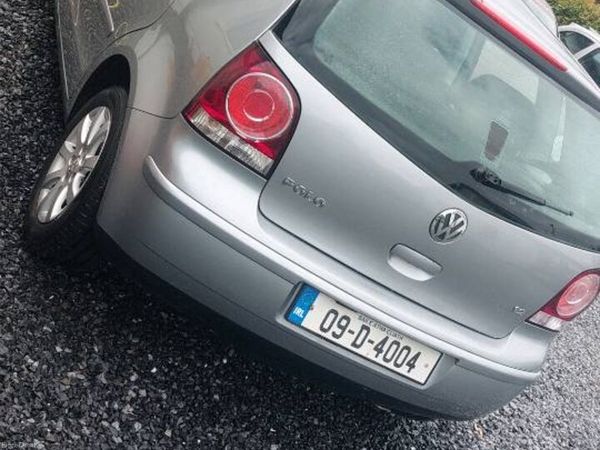 Volkswagen Polo Hatchback, Petrol, 2009, Silver