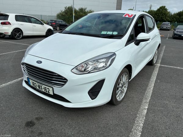 Ford Fiesta Hatchback, Petrol, 2018, Red