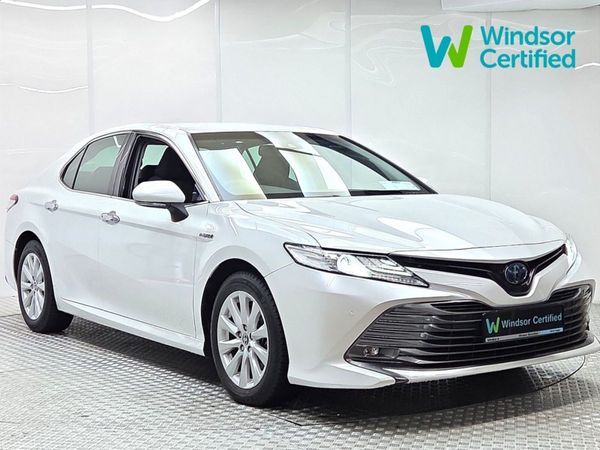 Toyota Camry Saloon, Petrol Hybrid, 2020, White