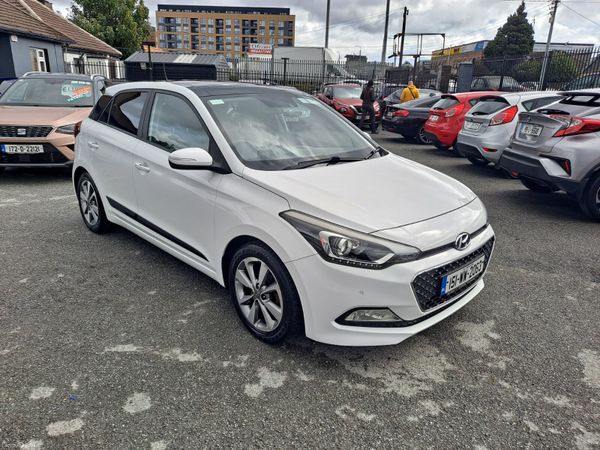 Hyundai i20 Hatchback, Petrol, 2015, White