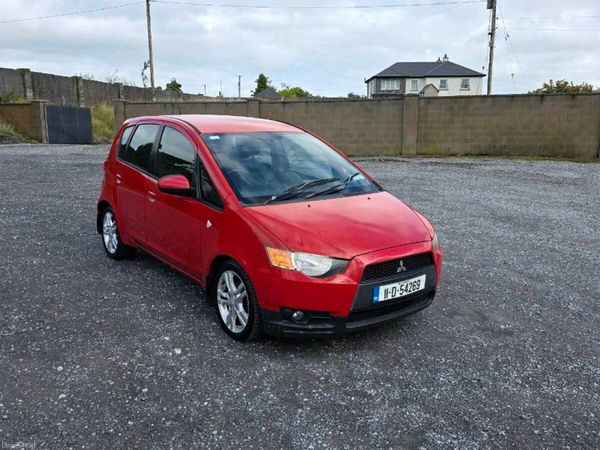 Mitsubishi Colt MPV, Petrol, 2011, Red