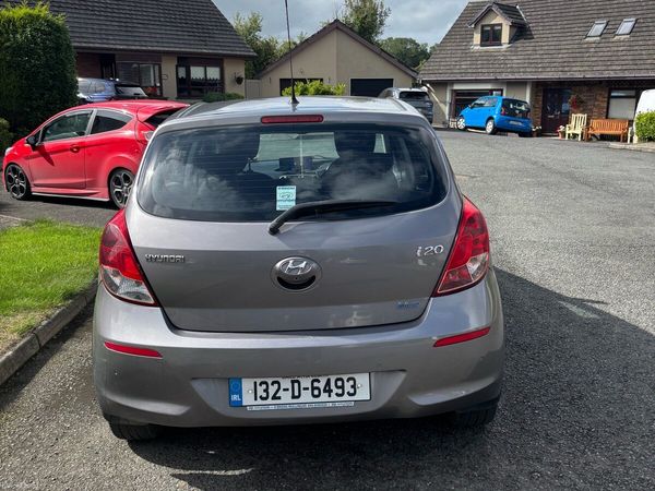 Hyundai i20 Hatchback, Petrol, 2013, Grey