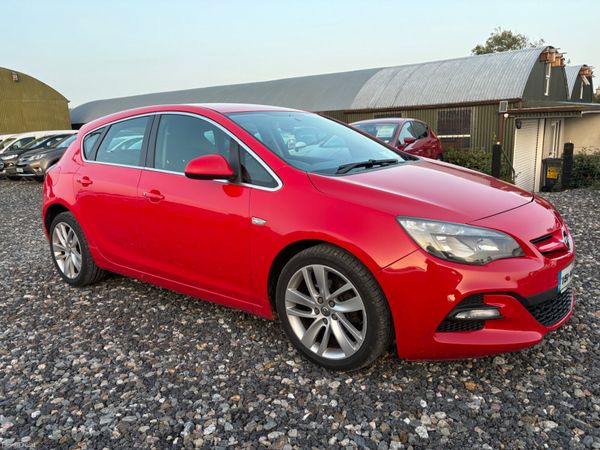 Opel Astra Hatchback, Diesel, 2015, Red