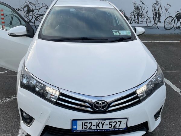 Toyota Corolla Saloon, Diesel, 2015, White