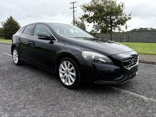 Volvo V40 Hatchback, Petrol, 2015, Black