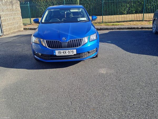 Skoda Octavia Saloon, Diesel, 2019, Blue