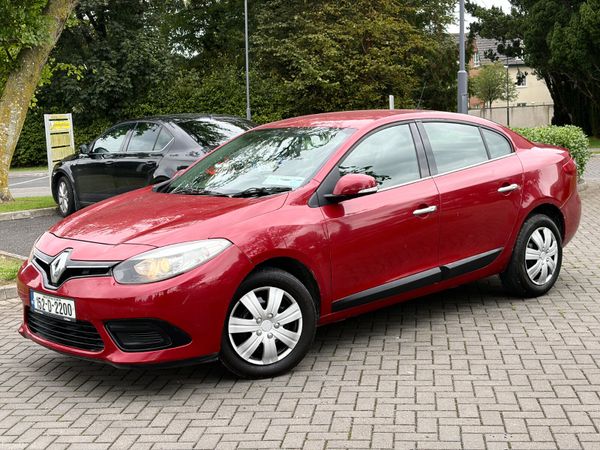 Renault Fluence Saloon, Diesel, 2015, Red