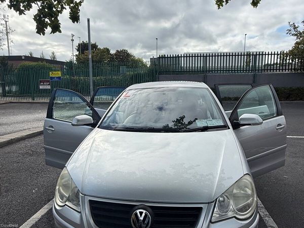 Volkswagen Polo Hatchback, Petrol, 2006, Silver