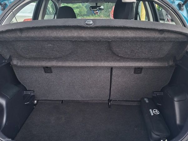 Toyota Yaris Hatchback, Petrol, 2013, Green