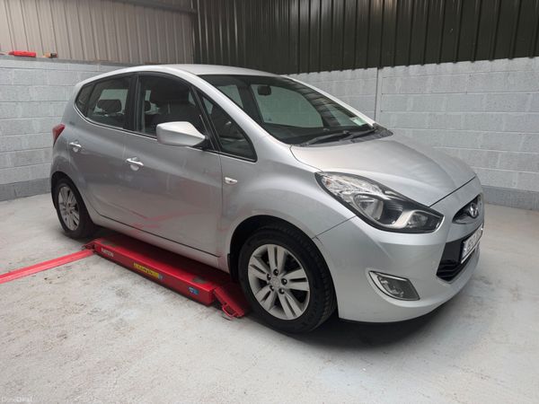 Hyundai ix20 MPV, Petrol, 2015, Silver