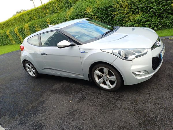 Hyundai Veloster Hatchback, Petrol, 2014, Silver