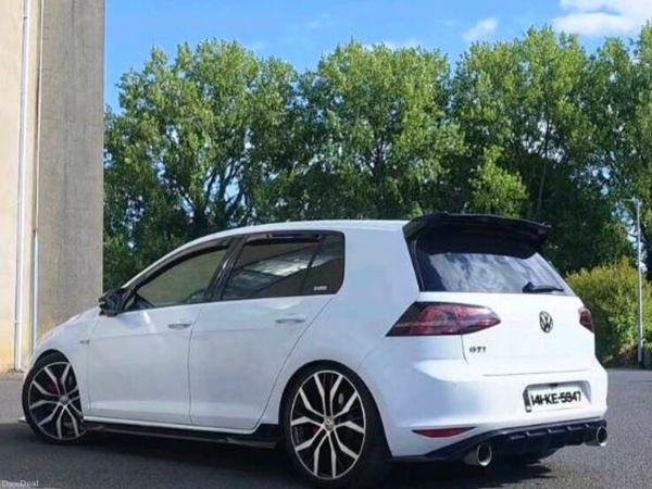 Volkswagen Golf Hatchback, Petrol, 2014, White