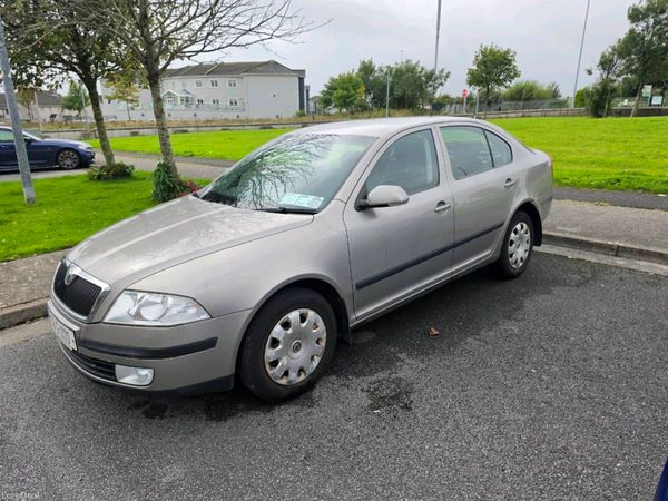 Skoda Octavia Hatchback, Petrol, 2008, Beige