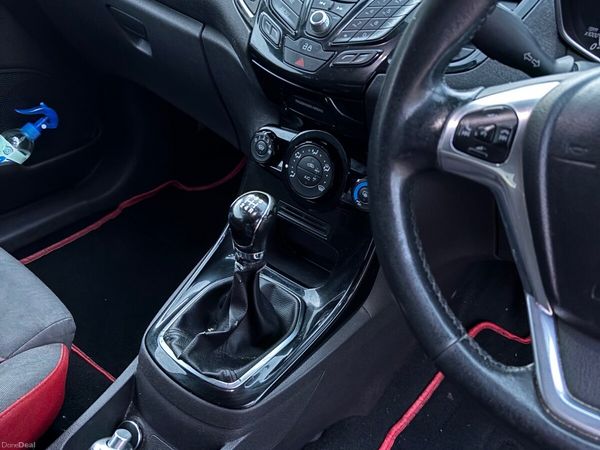 Ford Fiesta Hatchback, Diesel, 2013, Black