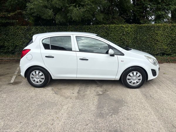 Opel Corsa Hatchback, Petrol, 2012, White