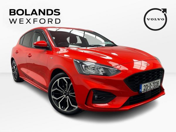 Ford Focus Hatchback, Petrol, 2020, Red
