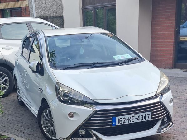 Toyota Aqua Hatchback, Petrol Hybrid, 2016, White