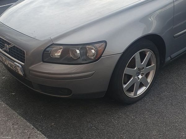 Volvo S40 Saloon, Diesel, 2006, Grey