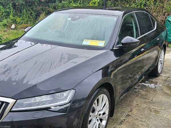 Skoda Superb Hatchback, Diesel, 2023, Black