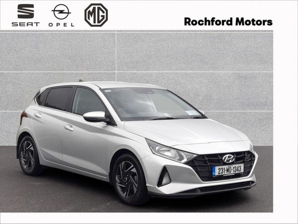 Hyundai i20 Hatchback, Petrol, 2023, Grey