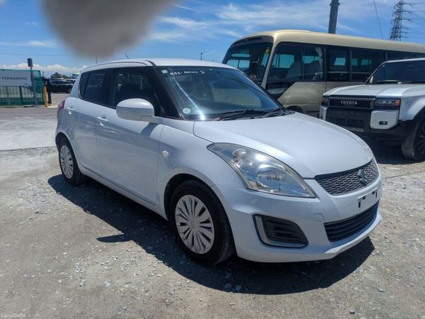Suzuki Swift Hatchback, Petrol, 2015, White