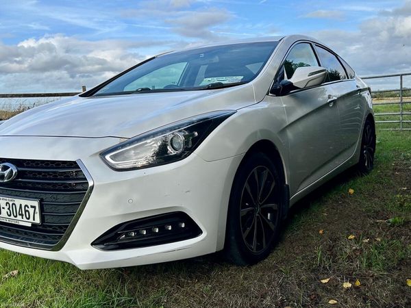 Hyundai i40 Saloon, Diesel, 2016, White