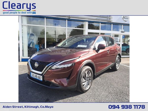 Nissan Qashqai MPV, Petrol, 2024, Red
