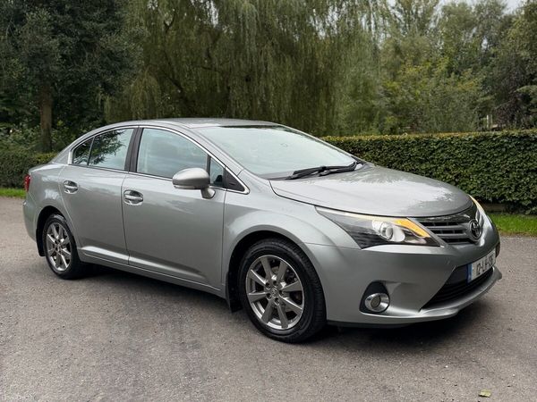 Toyota Avensis Saloon, Diesel, 2012, Grey