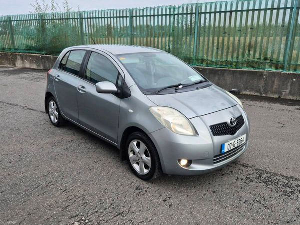 Toyota Yaris Hatchback, Petrol, 2007, Silver
