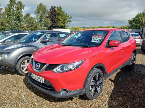 Nissan Qashqai Hatchback, Diesel, 2016, Red