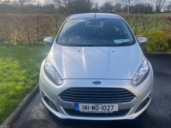 Ford Fiesta Hatchback, Petrol, 2014, Silver